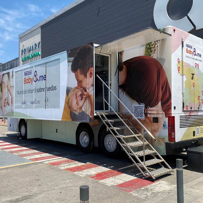 MARKETING EXPECTACULAR Autobus Nestle Baby & me
